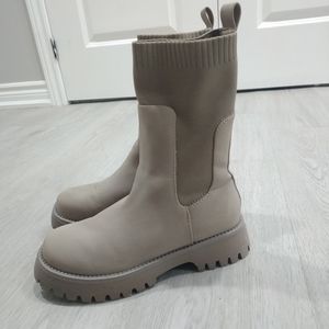 Call It Spring Grey Lugg Sole Boot Size 7